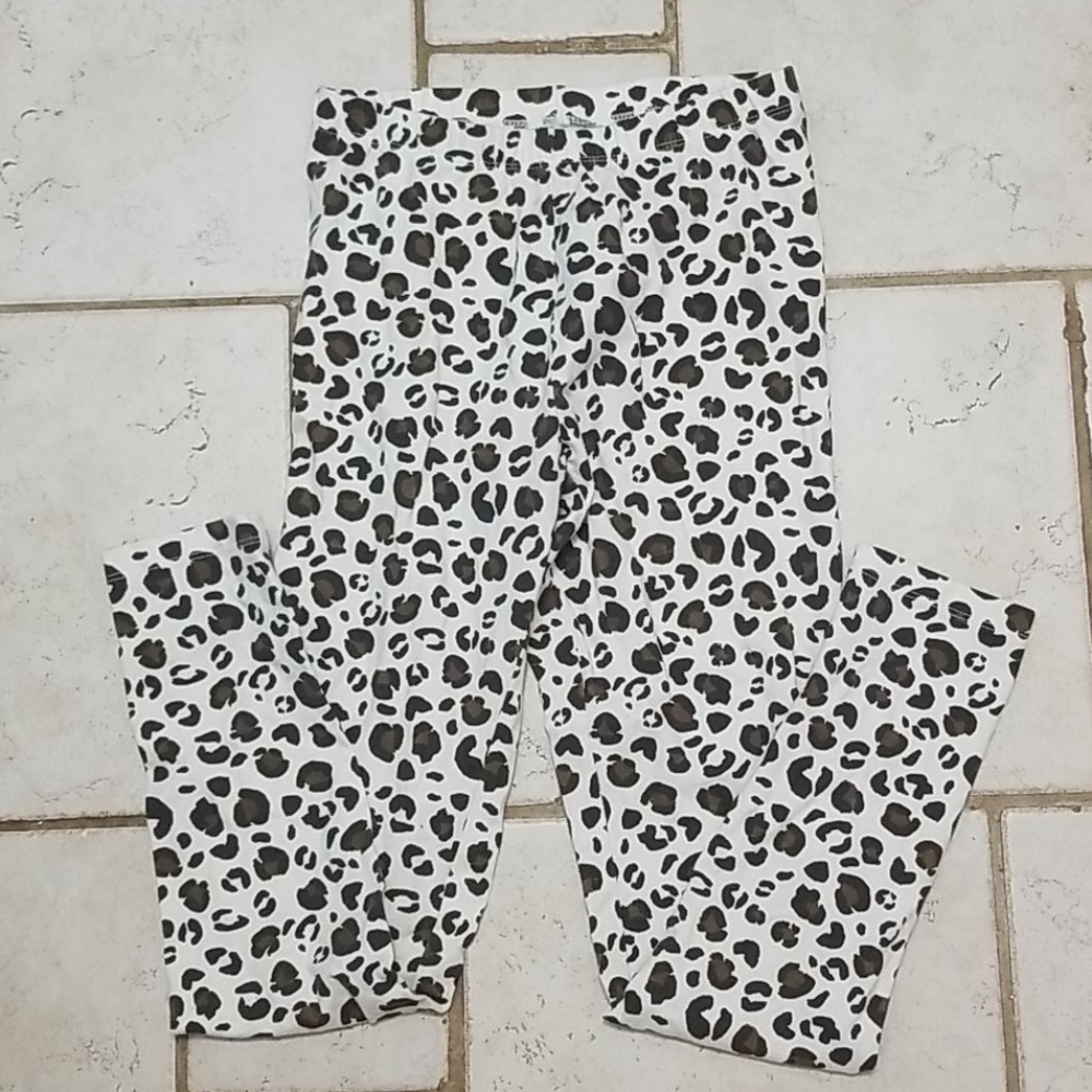 Giraffe print leggings